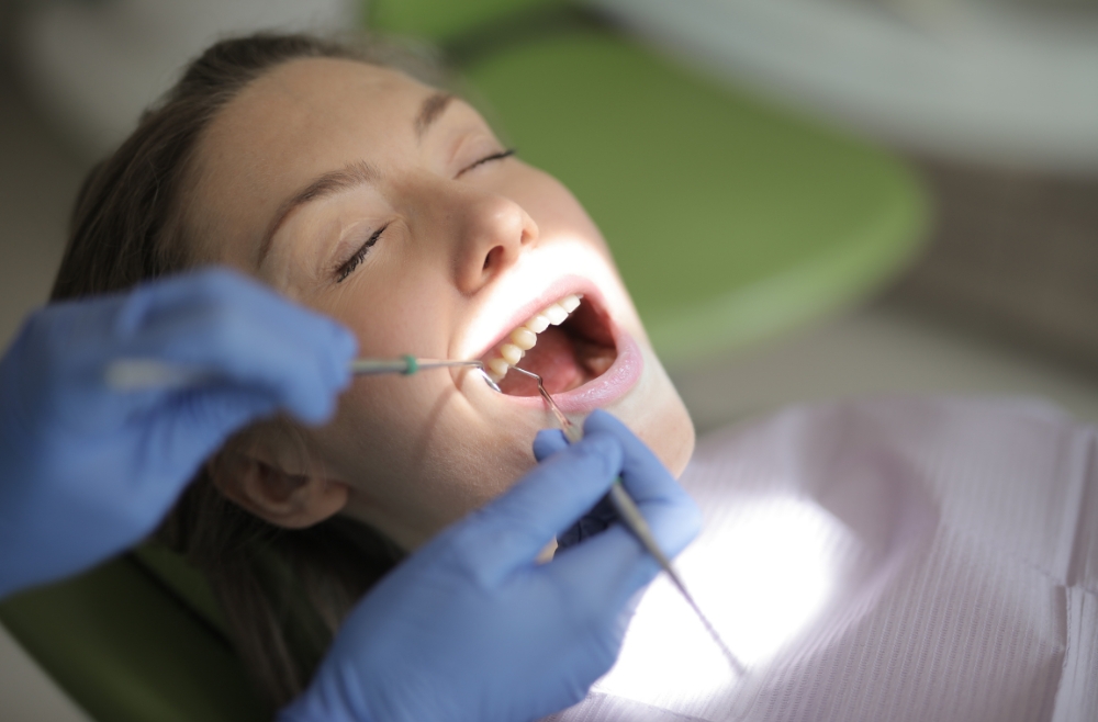 Limpieza dental en Gijón con Dental Dindurra